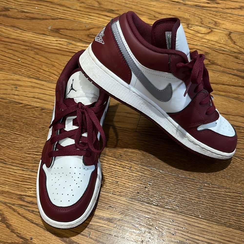Nike Jordan 1 Low Bordeaux